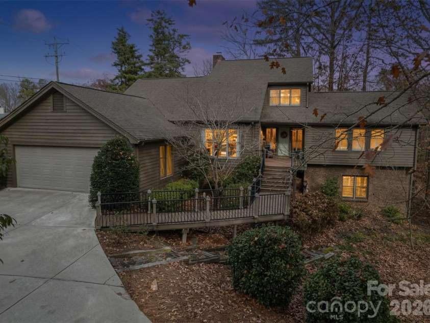3 Lake Ridge Road, Clover, SC 29710.  MLS# CAR4326905, YatesRealty ID 17166. 
