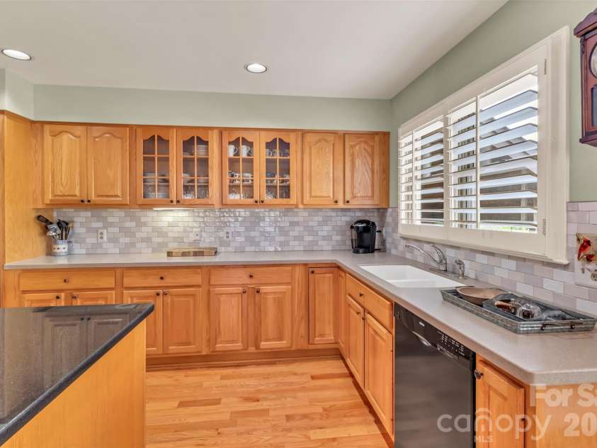 3 Lake Ridge Road, Clover, SC 29710.  MLS# CAR4326905, YatesRealty ID 17166. 