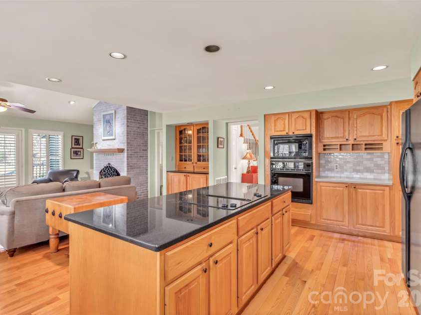 3 Lake Ridge Road, Clover, SC 29710.  MLS# CAR4326905, YatesRealty ID 17166. 
