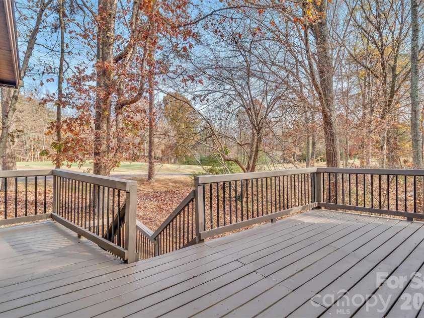 3 Lake Ridge Road, Clover, SC 29710.  MLS# CAR4326905, YatesRealty ID 17166. 