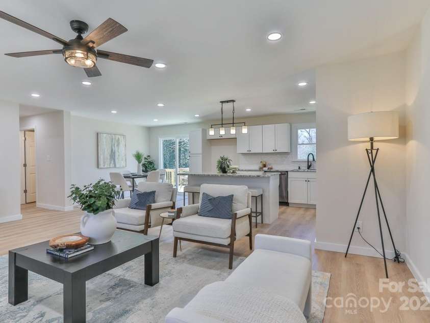 3617 12th Street Drive, Hickory, NC 28601.  MLS# CAR4223807, YatesRealty ID 17168. 