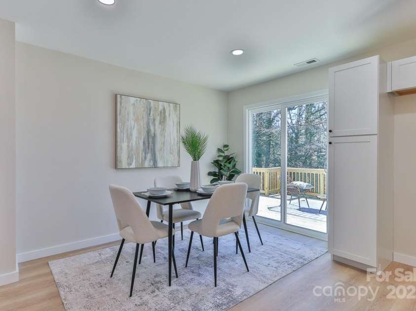 3617 12th Street Drive, Hickory, NC 28601.  MLS# CAR4223807, YatesRealty ID 17168. 