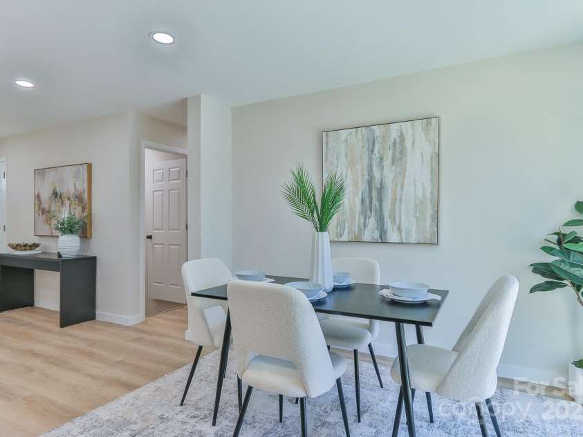 3617 12th Street Drive, Hickory, NC 28601.  MLS# CAR4223807, YatesRealty ID 17168. 