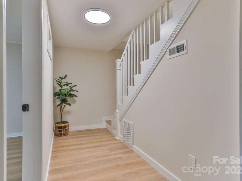 3617 12th Street Drive, Hickory, NC 28601.  MLS# CAR4223807, YatesRealty ID 17168. 