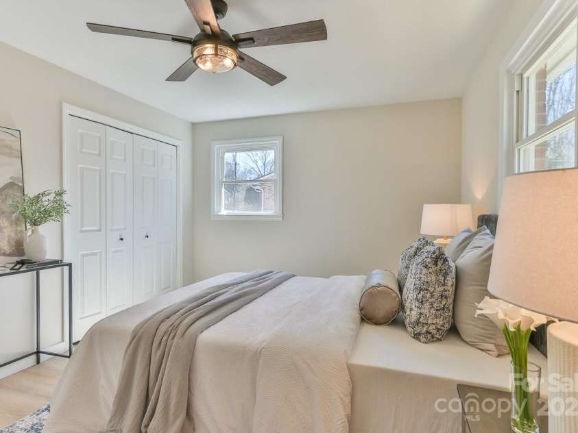 3617 12th Street Drive, Hickory, NC 28601.  MLS# CAR4223807, YatesRealty ID 17168. Primary suite