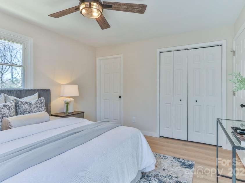 3617 12th Street Drive, Hickory, NC 28601.  MLS# CAR4223807, YatesRealty ID 17168. Primary suite