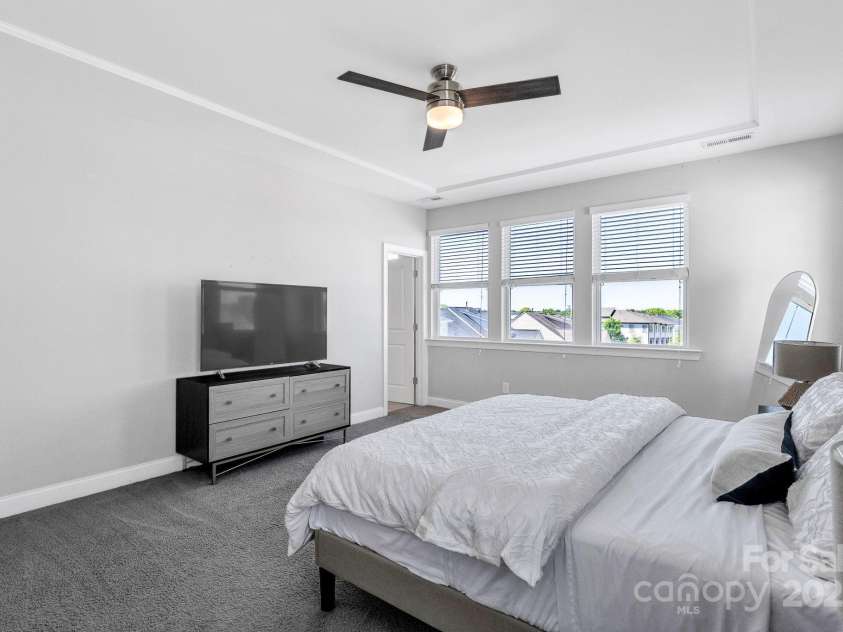 2551 Statesville Avenue, Charlotte, NC 28206.  MLS# CAR4248477, YatesRealty ID 17169. 