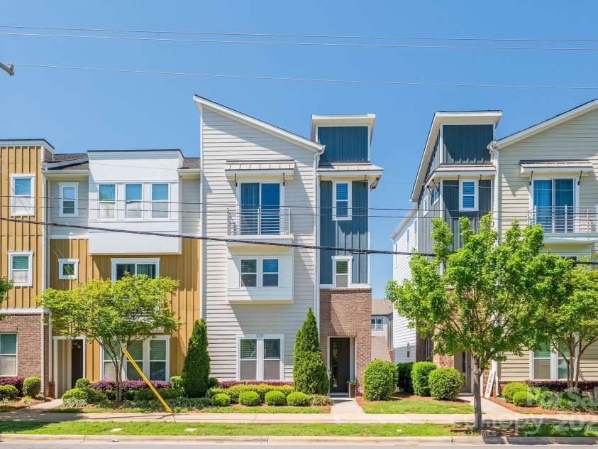 2551 Statesville Avenue, Charlotte, NC 28206.  MLS# CAR4248477, YatesRealty ID 17169. 