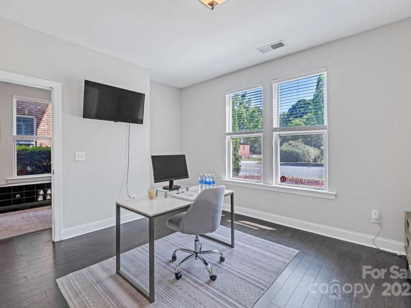 2551 Statesville Avenue, Charlotte, NC 28206.  MLS# CAR4248477, YatesRealty ID 17169. 