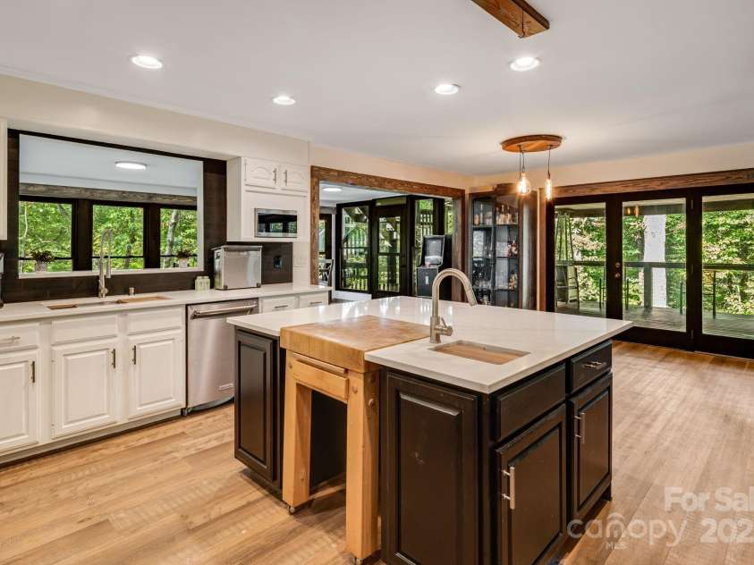 131 Jonadel Court, Lake Lure, NC 28746.  MLS# CAR4304317, YatesRealty ID 1717. 