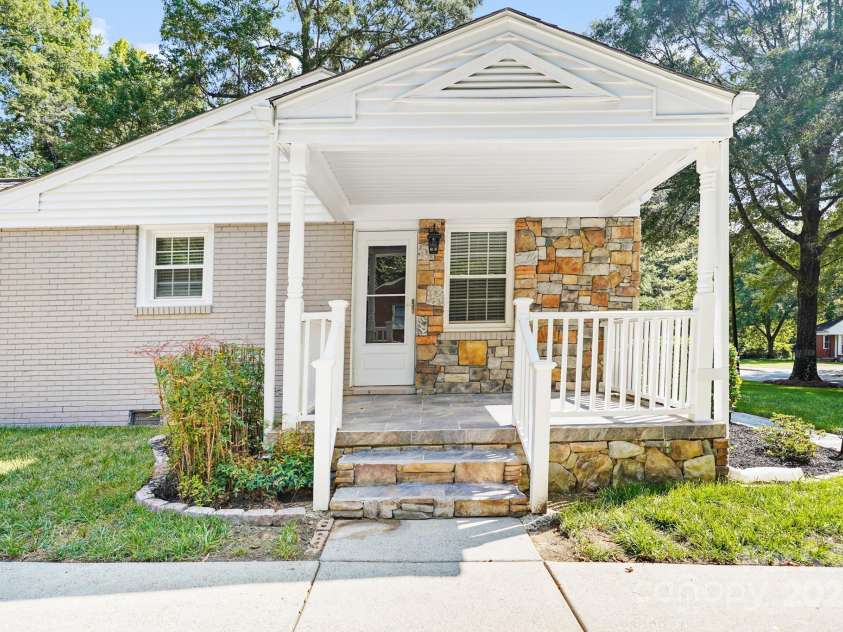 2830 Royston Road, Charlotte, NC 28208.  MLS# CAR4277119, YatesRealty ID 1717. 