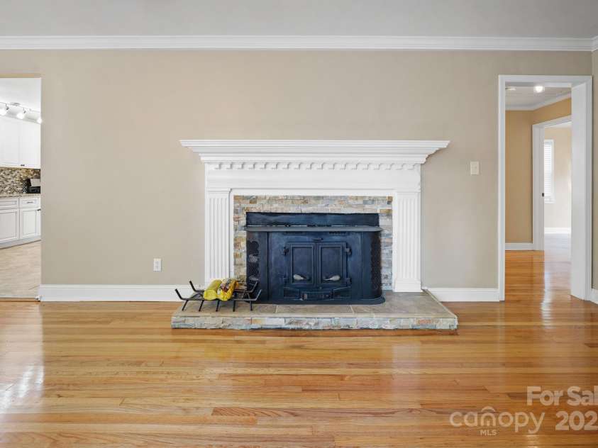 2830 Royston Road, Charlotte, NC 28208.  MLS# CAR4277119, YatesRealty ID 1717. 