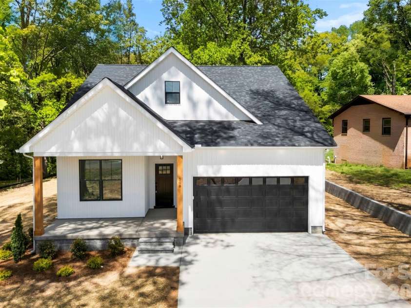 508 Pine Street, Landis, NC 28088.  MLS# CAR4368273, YatesRealty ID 17171. 