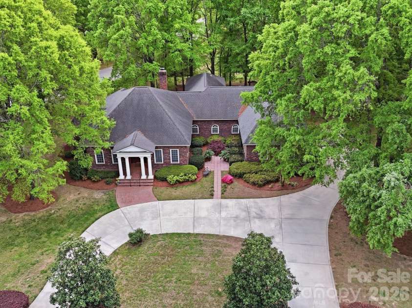 1215 Rosa Drive, Monroe, NC 28112.  MLS# CAR4366917, YatesRealty ID 17172. Curved driveway