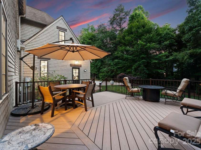 12835 Ninebark Trail, Charlotte, NC 28278.  MLS# CAR4255280, YatesRealty ID 17172. 