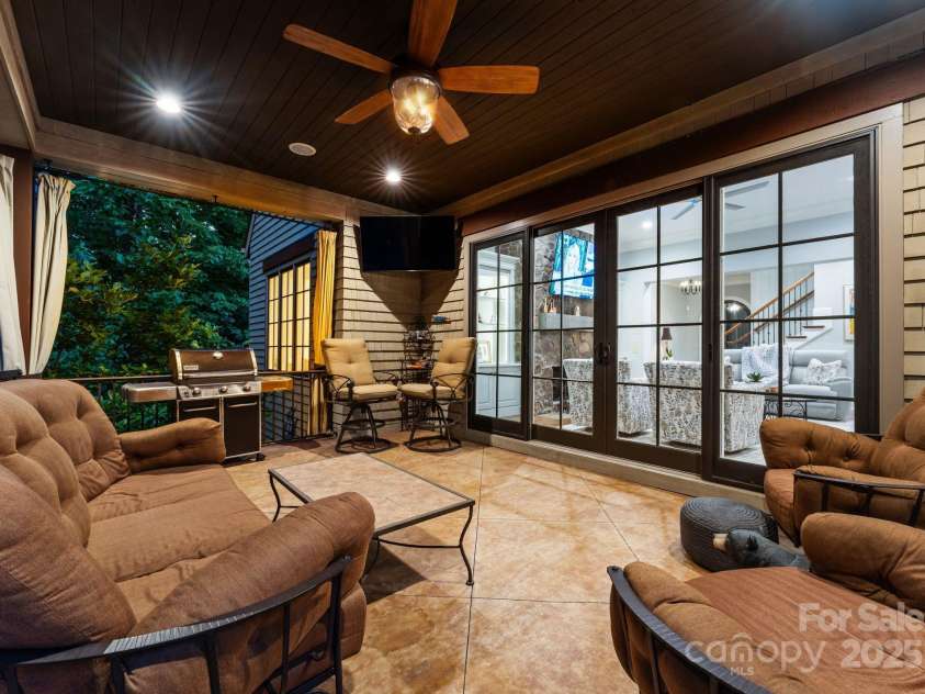 12835 Ninebark Trail, Charlotte, NC 28278.  MLS# CAR4255280, YatesRealty ID 17172. 