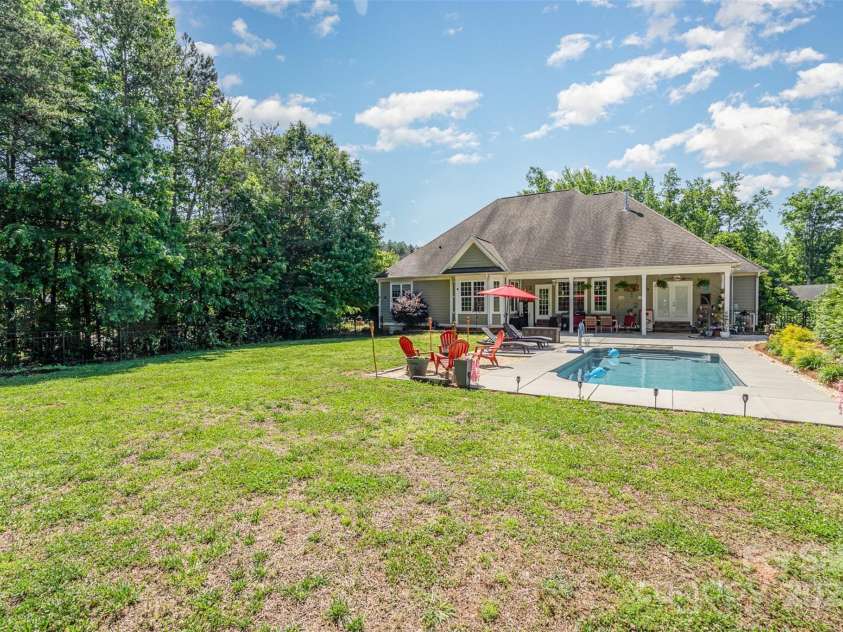 6603 Havencrest Drive, Denver, NC 28037.  MLS# CAR4254703, YatesRealty ID 17173. 