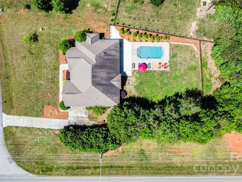 6603 Havencrest Drive, Denver, NC 28037.  MLS# CAR4254703, YatesRealty ID 17173. 