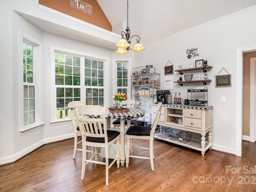 6603 Havencrest Drive, Denver, NC 28037.  MLS# CAR4254703, YatesRealty ID 17173. Breakfast