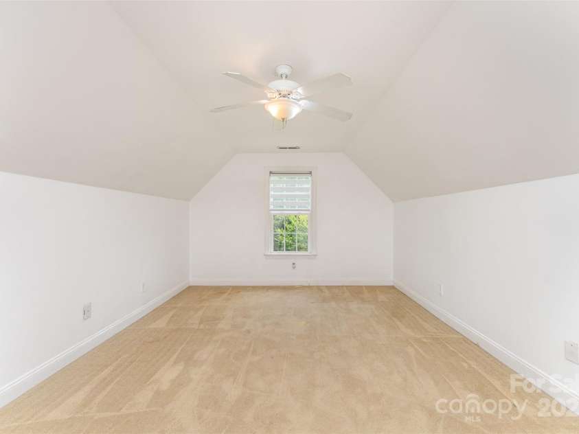 6603 Havencrest Drive, Denver, NC 28037.  MLS# CAR4254703, YatesRealty ID 17173. Furniture  has been virtually removed