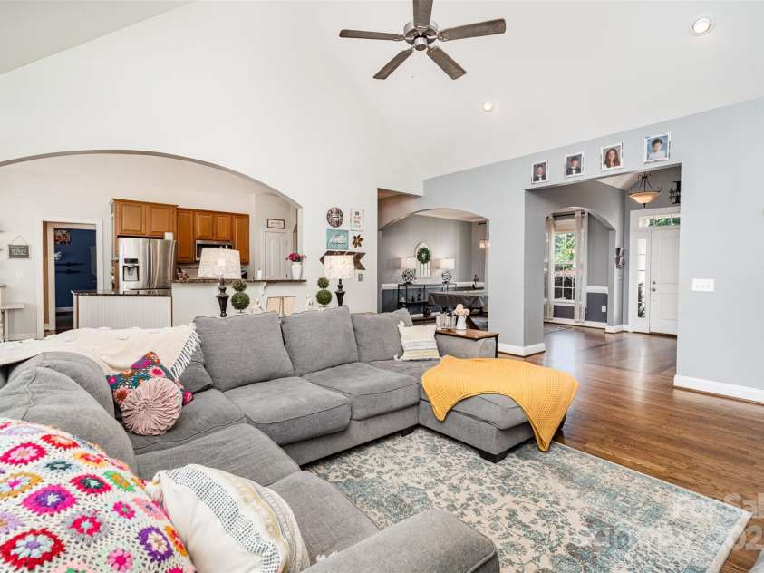 6603 Havencrest Drive, Denver, NC 28037.  MLS# CAR4254703, YatesRealty ID 17173. Livingroom