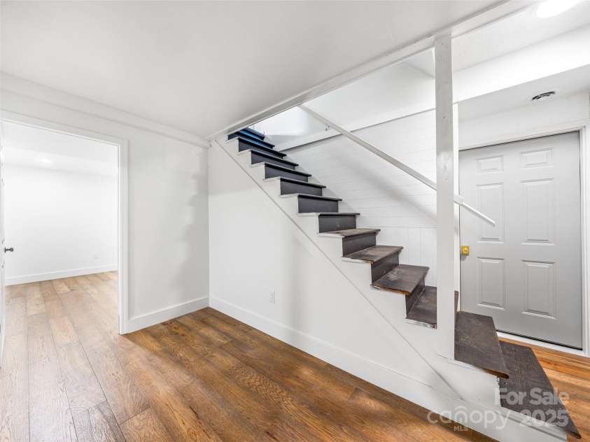 3 Acorn Road, Asheville, NC 28804.  MLS# CAR4277368, YatesRealty ID 17174. Downstairs entryway.