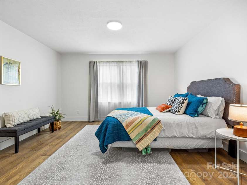 3 Acorn Road, Asheville, NC 28804.  MLS# CAR4277368, YatesRealty ID 17174. Primary bedroom.