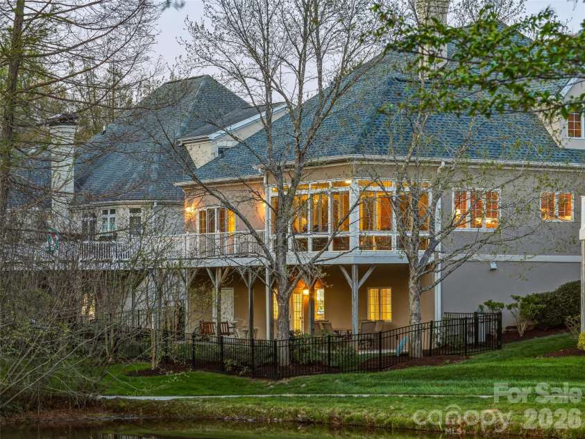 33 Tiverton Lane, Asheville, NC 28803.  MLS# CAR4370215, YatesRealty ID 17174. 