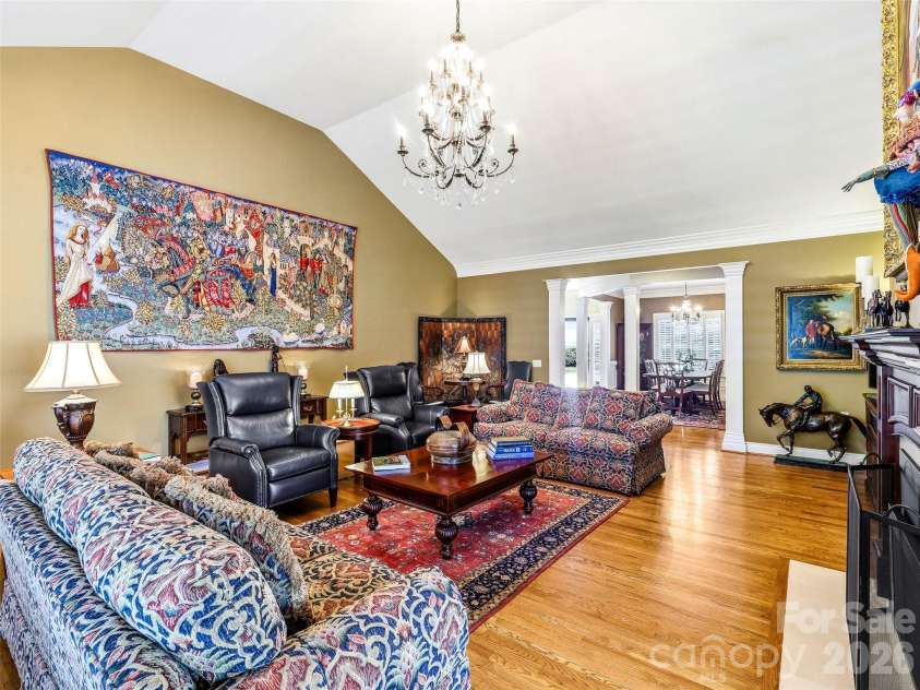 33 Tiverton Lane, Asheville, NC 28803.  MLS# CAR4370215, YatesRealty ID 17174. 