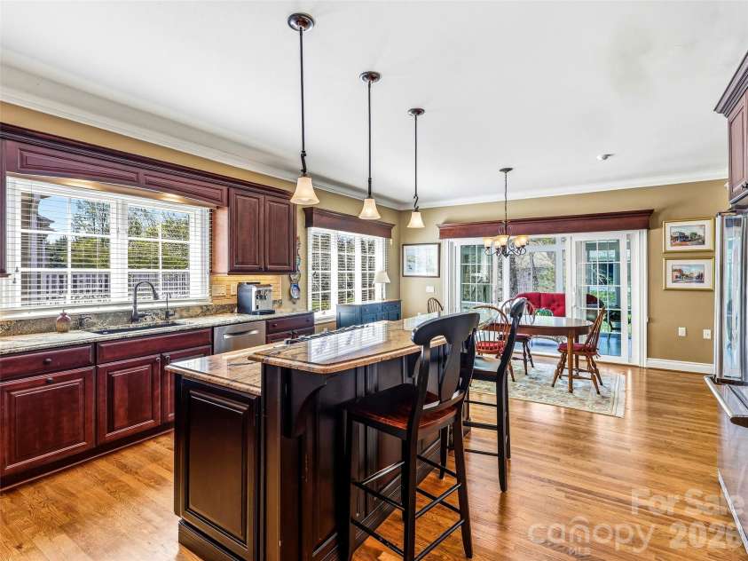 33 Tiverton Lane, Asheville, NC 28803.  MLS# CAR4370215, YatesRealty ID 17174. 