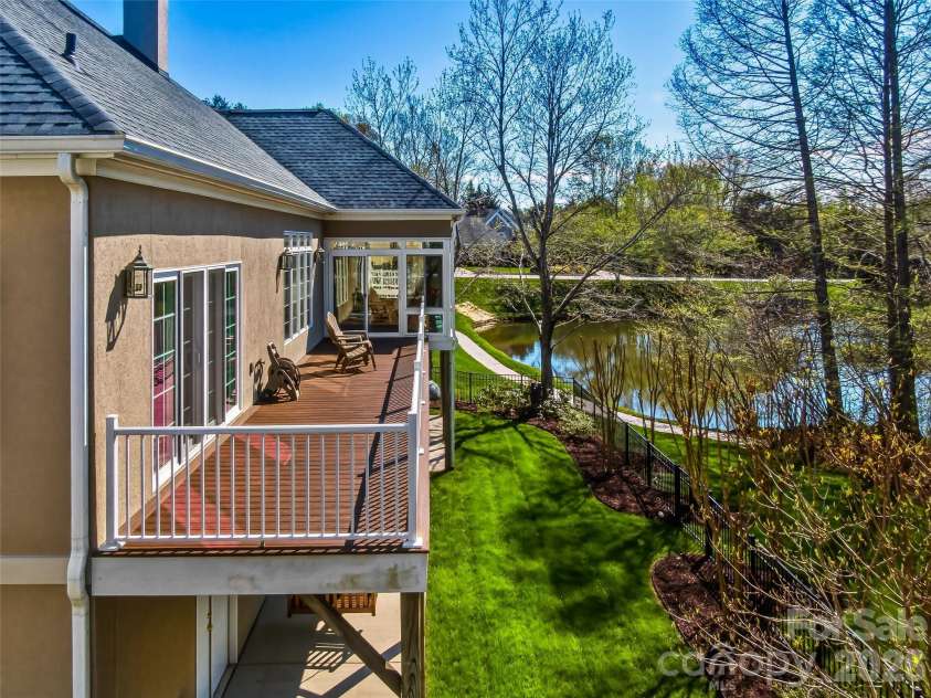 33 Tiverton Lane, Asheville, NC 28803.  MLS# CAR4370215, YatesRealty ID 17174. 