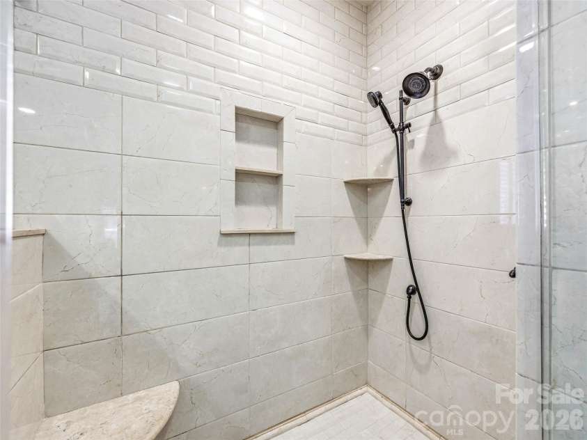 33 Tiverton Lane, Asheville, NC 28803.  MLS# CAR4370215, YatesRealty ID 17174. 
