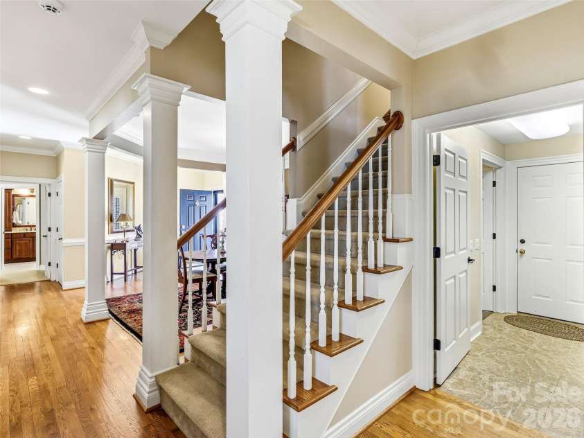 33 Tiverton Lane, Asheville, NC 28803.  MLS# CAR4370215, YatesRealty ID 17174. 