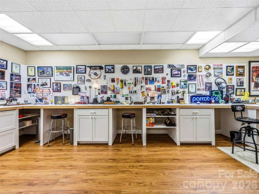 33 Tiverton Lane, Asheville, NC 28803.  MLS# CAR4370215, YatesRealty ID 17174. 