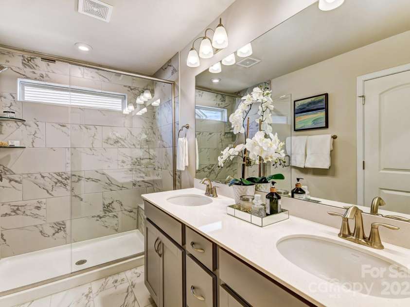 8038 Downy Oak Lane, Charlotte, NC 28269.  MLS# CAR4243397, YatesRealty ID 17175. For representation purposes of floorplan only, actual homesite is under construction and design and structural options may vary