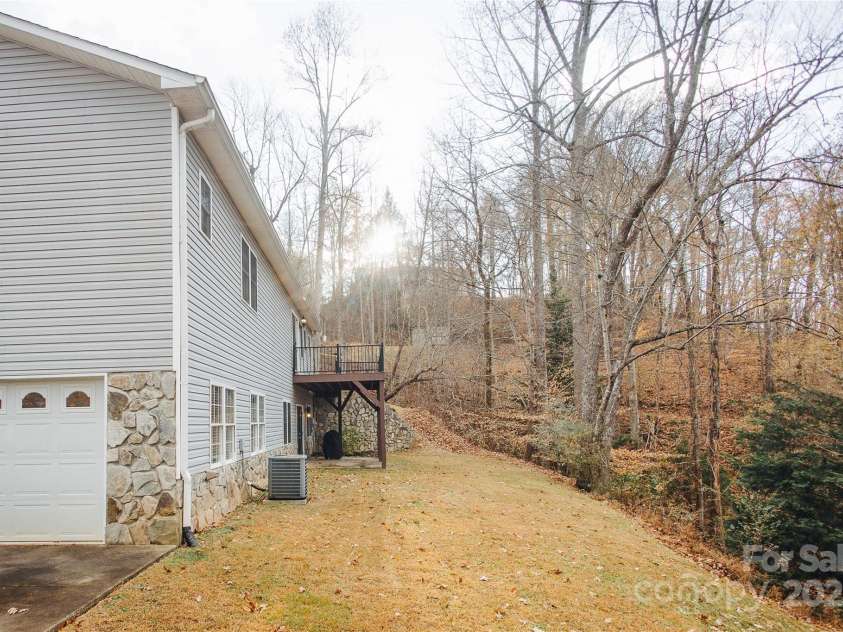 89 Bobcat Path, Marion, NC 28752.  MLS# CAR4322653, YatesRealty ID 17177. 