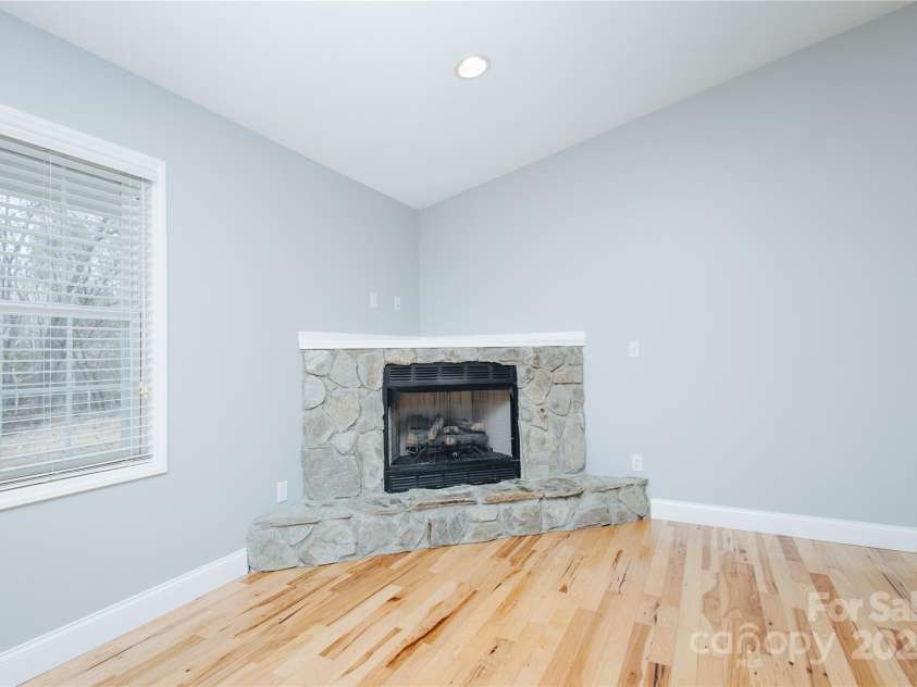 89 Bobcat Path, Marion, NC 28752.  MLS# CAR4322653, YatesRealty ID 17177. 