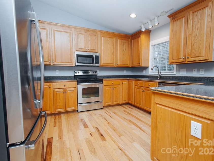 89 Bobcat Path, Marion, NC 28752.  MLS# CAR4322653, YatesRealty ID 17177. 