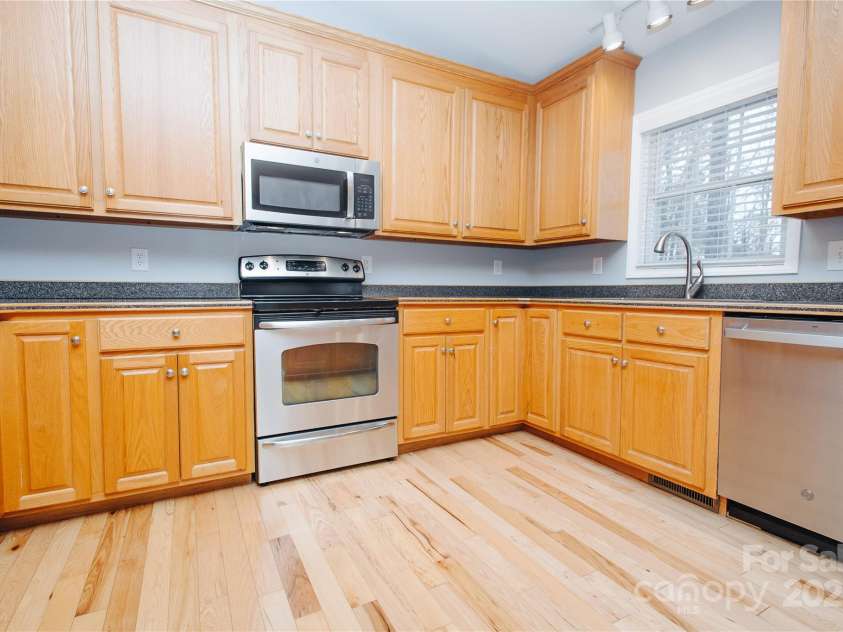 89 Bobcat Path, Marion, NC 28752.  MLS# CAR4322653, YatesRealty ID 17177. 