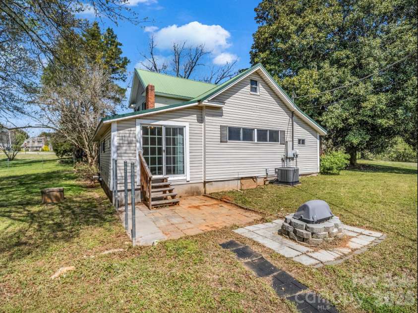 1282 Old US 74 Highway, Ellenboro, NC 28040.  MLS# CAR4365244, YatesRealty ID 17178. 