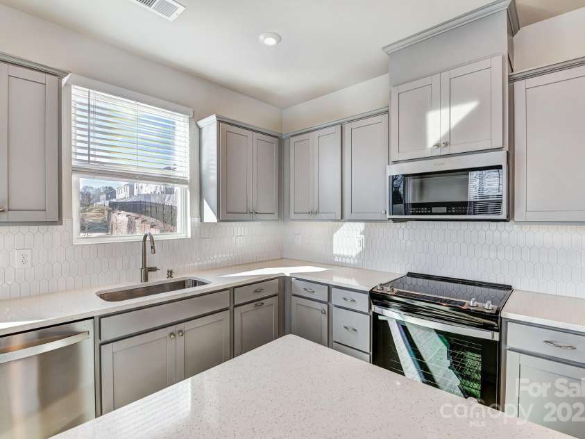 8042 Downy Oak Lane, Charlotte, NC 28269.  MLS# CAR4243405, YatesRealty ID 17178. For representation purposes of floorplan only, actual homesite is under construction and design and structural options may vary