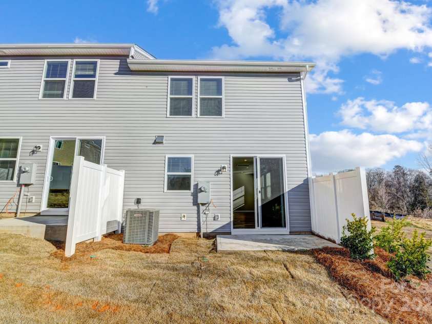 8042 Downy Oak Lane, Charlotte, NC 28269.  MLS# CAR4243405, YatesRealty ID 17178. For representation purposes of floorplan only, actual homesite is under construction and design and structural options may vary