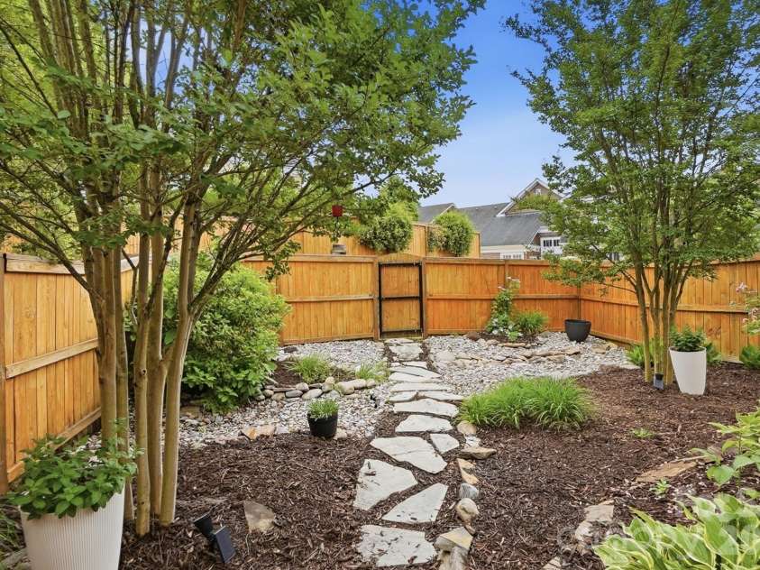 19512 Topgallant Drive, Cornelius, NC 28031.  MLS# CAR4375197, YatesRealty ID 17179. 