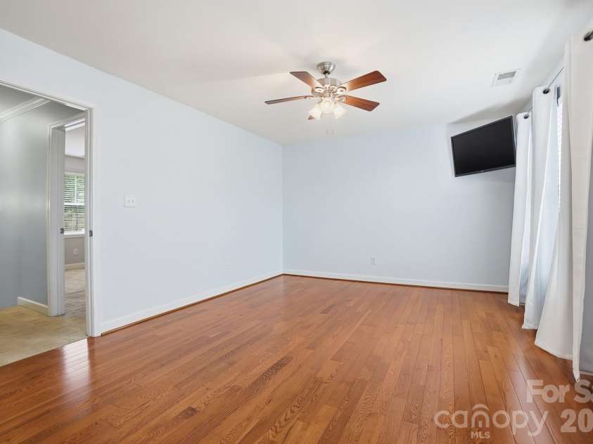 19512 Topgallant Drive, Cornelius, NC 28031.  MLS# CAR4375197, YatesRealty ID 17179. 