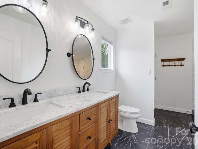 19512 Topgallant Drive, Cornelius, NC 28031.  MLS# CAR4375197, YatesRealty ID 17179. 