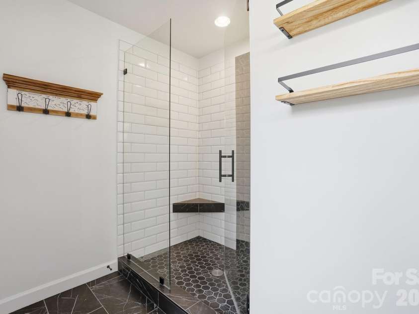 19512 Topgallant Drive, Cornelius, NC 28031.  MLS# CAR4375197, YatesRealty ID 17179. 