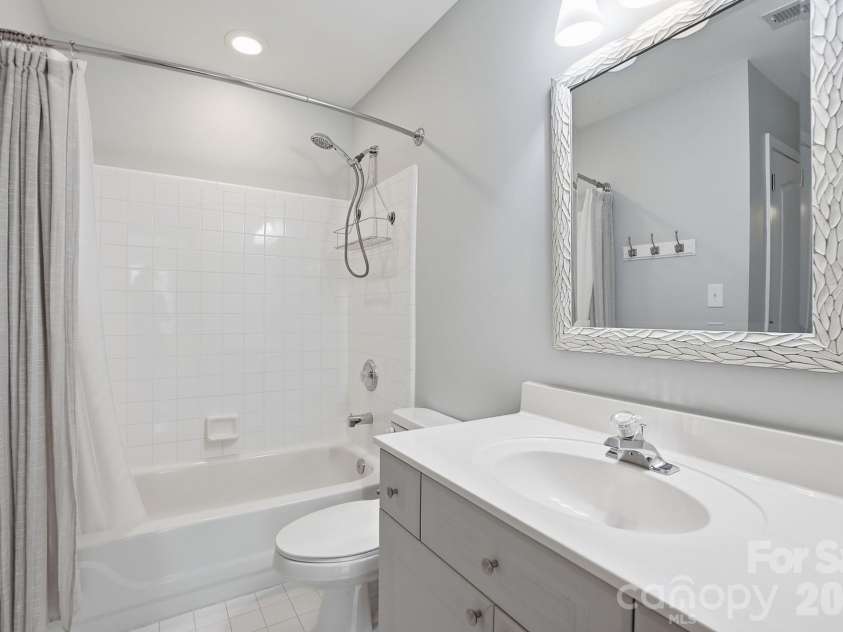 19512 Topgallant Drive, Cornelius, NC 28031.  MLS# CAR4375197, YatesRealty ID 17179. 