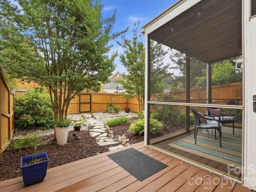 19512 Topgallant Drive, Cornelius, NC 28031.  MLS# CAR4375197, YatesRealty ID 17179. 