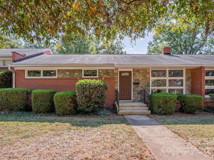 1015 Andover Road, Charlotte, NC 28211.  MLS# CAR4313670, YatesRealty ID 1718. 