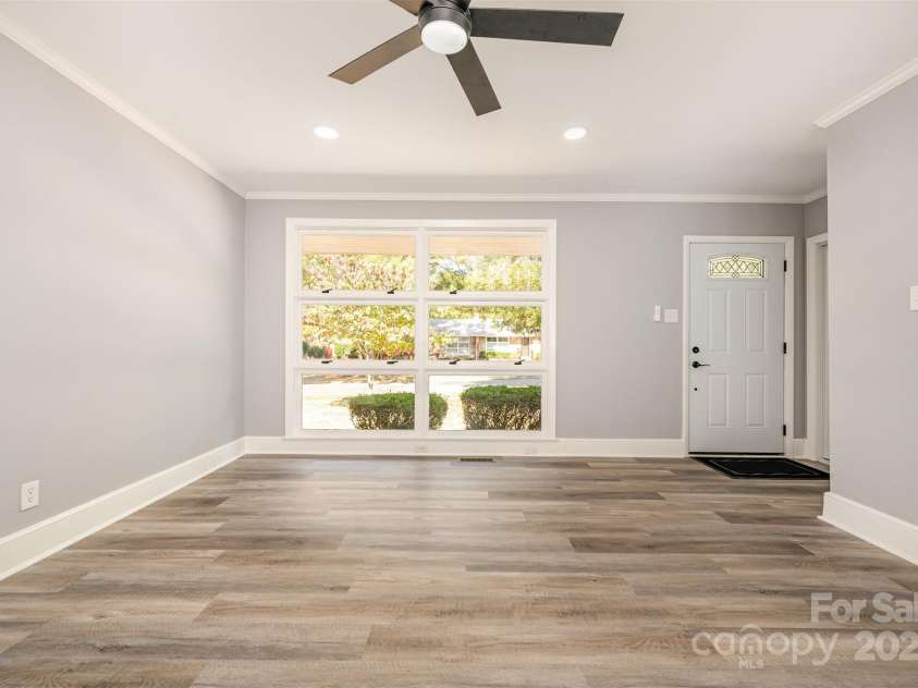 1015 Andover Road, Charlotte, NC 28211.  MLS# CAR4313670, YatesRealty ID 1718. 